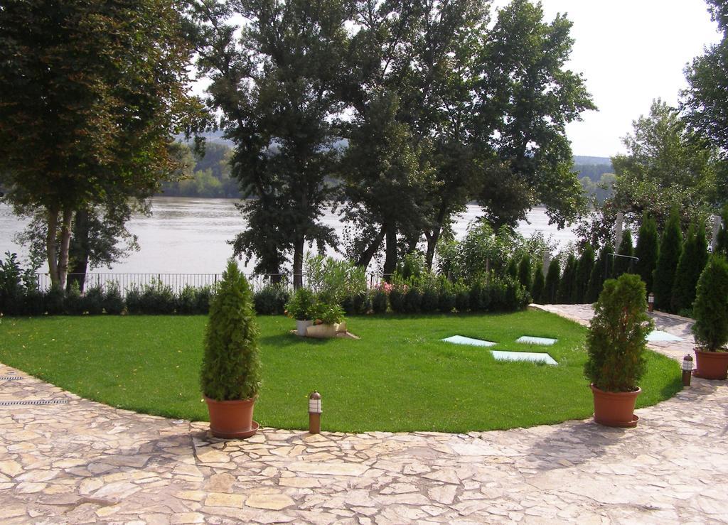 Mlyn Penzion&Wellness Radvaň nad Dunajom Exterior foto
