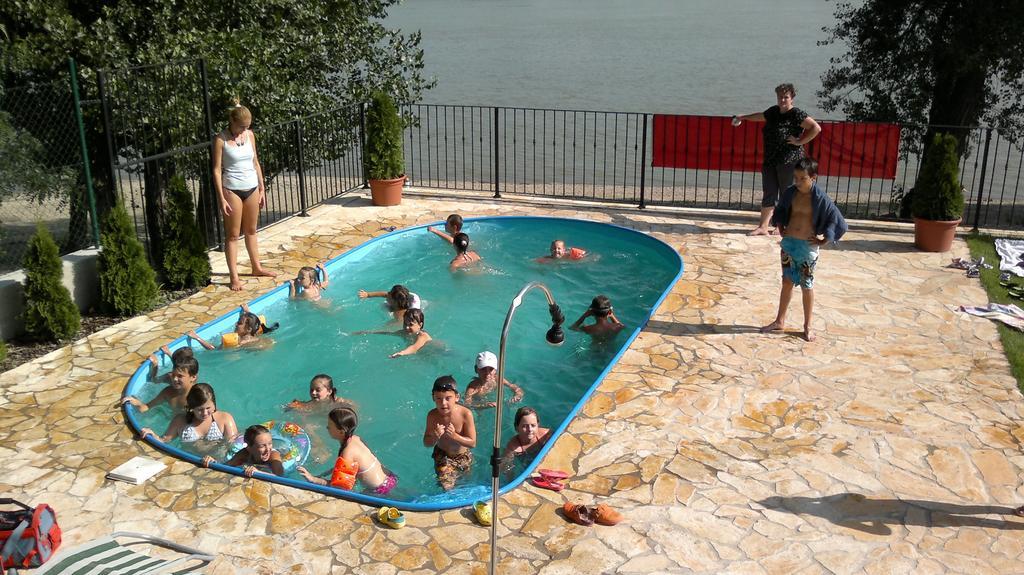 Mlyn Penzion&Wellness Radvaň nad Dunajom Exterior foto