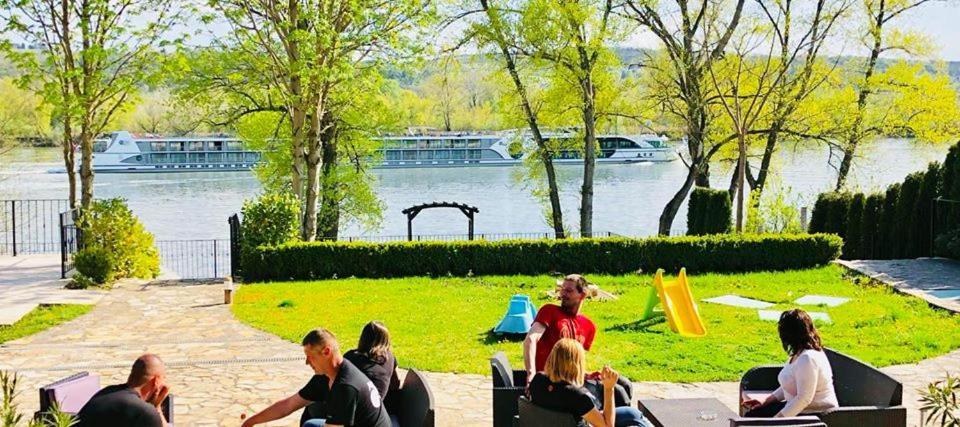 Mlyn Penzion&Wellness Radvaň nad Dunajom Exterior foto
